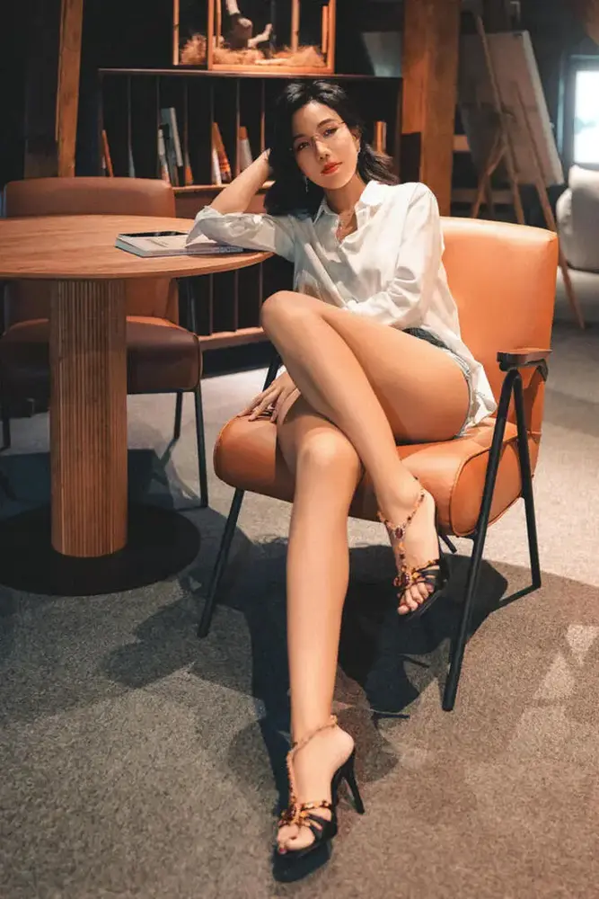 Fashion & Modeling portfolio sample