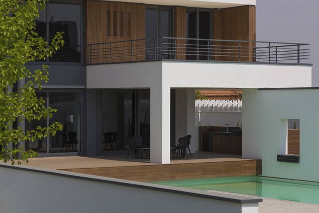 Real Estate & Airbnb photo by siavash bagheri