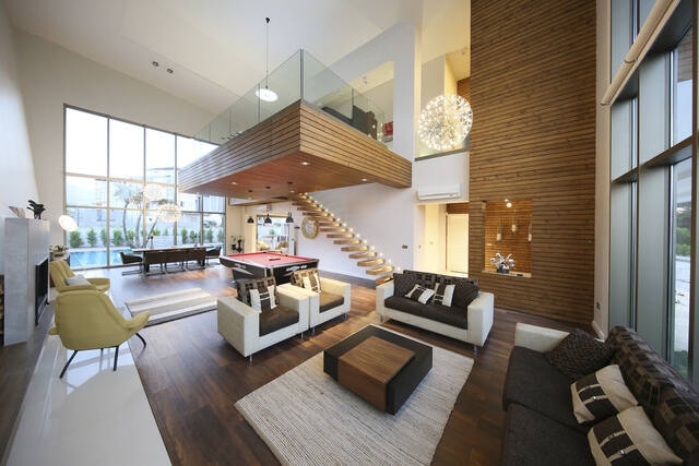 Real Estate & Airbnb photo by siavash bagheri