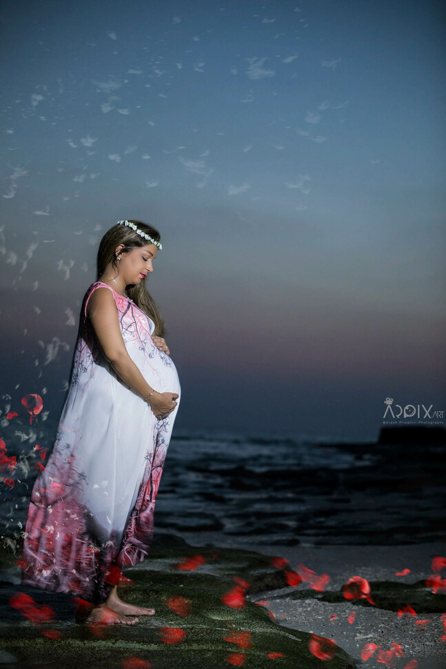 maternity photography by a pourzahiri in Dubai