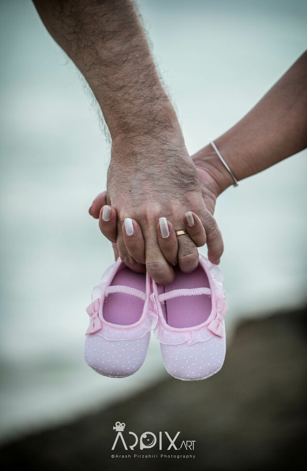 maternity photography by a pourzahiri in Dubai