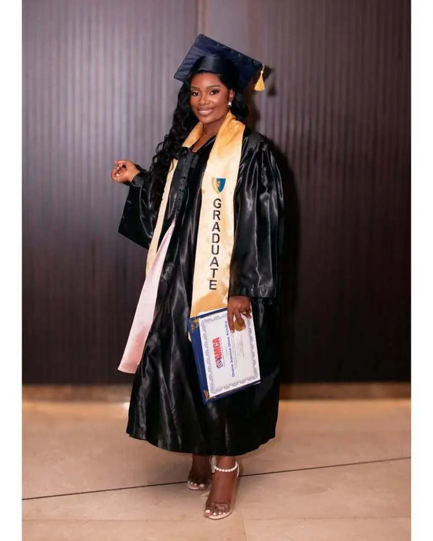 Graduation photography by R.  Lens in Dubai