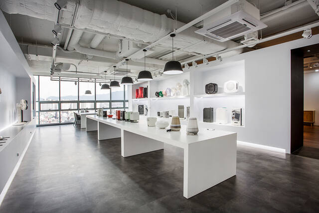 Real Estate & Airbnb photo by semyung kim