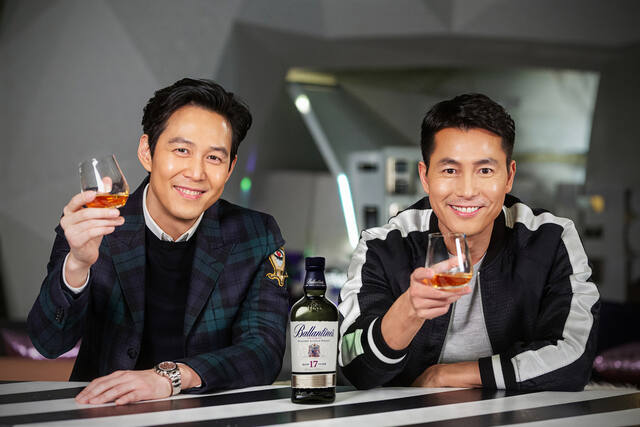 Advertising & Campaigns photo by semyung kim