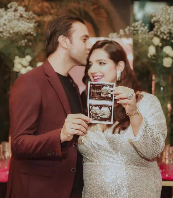 Maternity photo by Husnain Ramzan