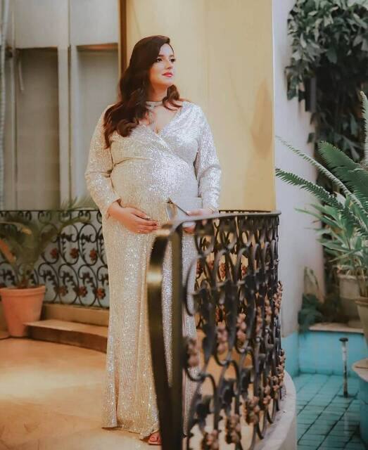 Maternity photo by Husnain Ramzan